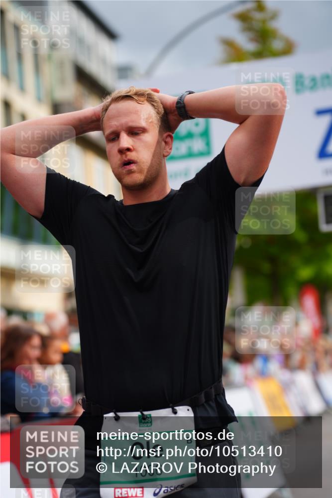 20.09.2026 - PSD Bank Halbmarathon LAZAROV Photography http://msf.ph/oto/10513410 20.09.2026 11:51:30 Ziel 1006, 2949, 3972, 3997, 4231, 4594, 4595 meine-sportfotos.de