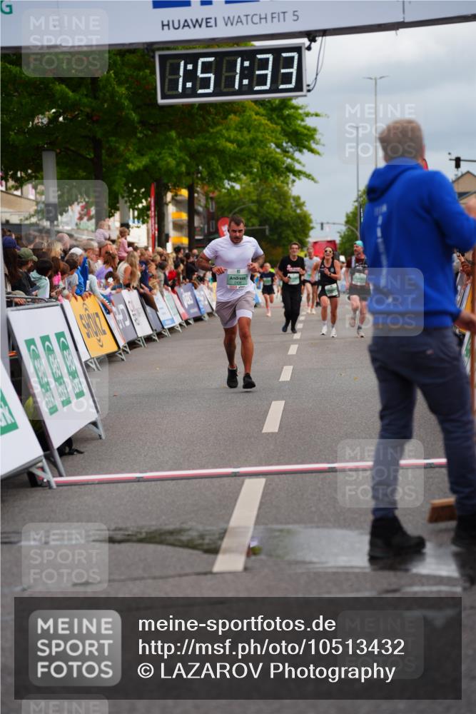 20.09.2026 - PSD Bank Halbmarathon LAZAROV Photography http://msf.ph/oto/10513432 20.09.2026 11:51:33 Ziel 1006, 2458, 3866, 3972, 4594 meine-sportfotos.de