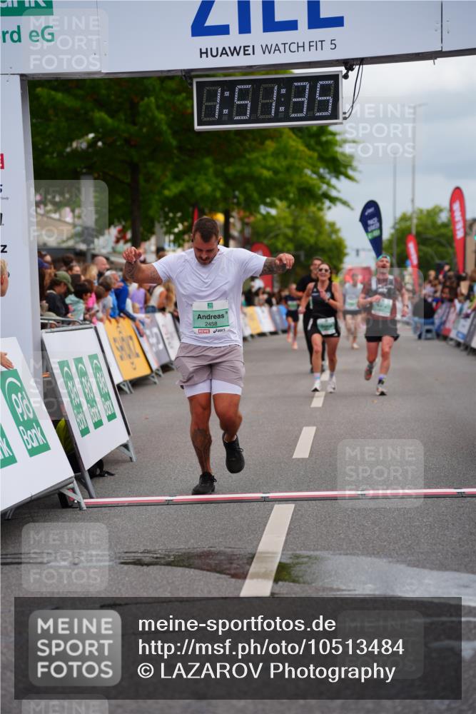 20.09.2026 - PSD Bank Halbmarathon LAZAROV Photography http://msf.ph/oto/10513484 20.09.2026 11:51:35 Ziel 2458, 3866 meine-sportfotos.de