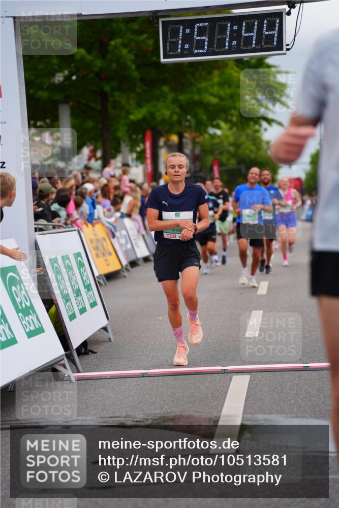 20.09.2026 - PSD Bank Halbmarathon LAZAROV Photography http://msf.ph/oto/10513581 20.09.2026 11:51:43 Ziel 2458, 2463, 2685, 2814, 3866, 4102, 4618 meine-sportfotos.de