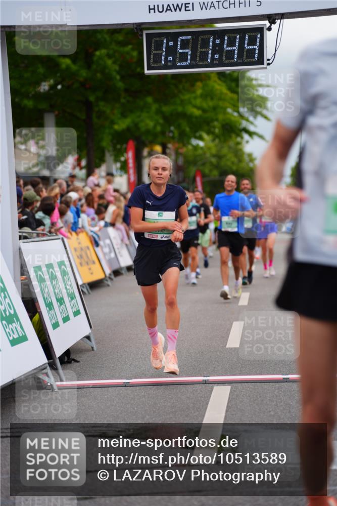20.09.2026 - PSD Bank Halbmarathon LAZAROV Photography http://msf.ph/oto/10513589 20.09.2026 11:51:43 Ziel 2458, 2463, 2685, 2814, 3866, 4102, 4618 meine-sportfotos.de