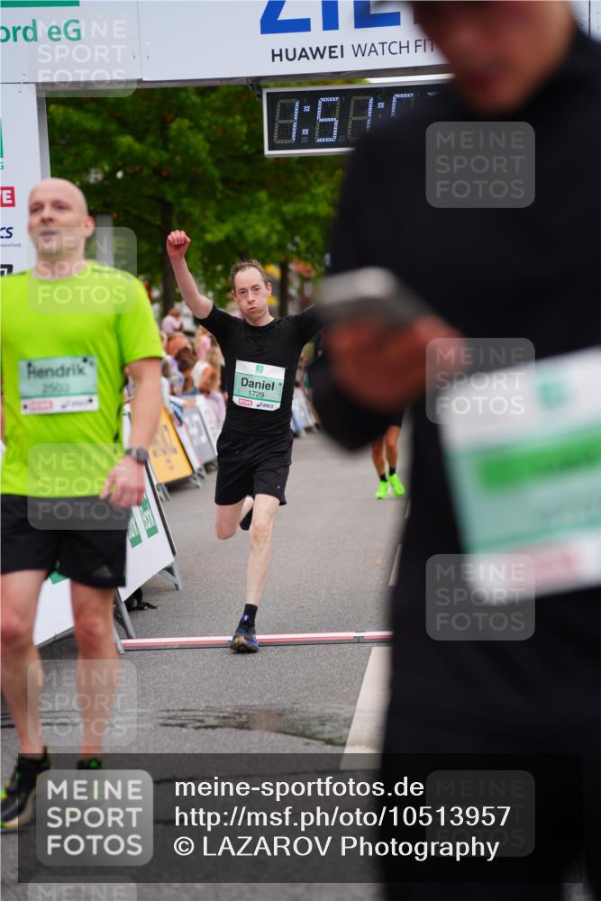 20.09.2026 - PSD Bank Halbmarathon LAZAROV Photography http://msf.ph/oto/10513957 20.09.2026 11:51:56 Ziel 1157, 1169, 1356, 1729, 2503, 2850, 3074, 4031, 4579, 4737 meine-sportfotos.de
