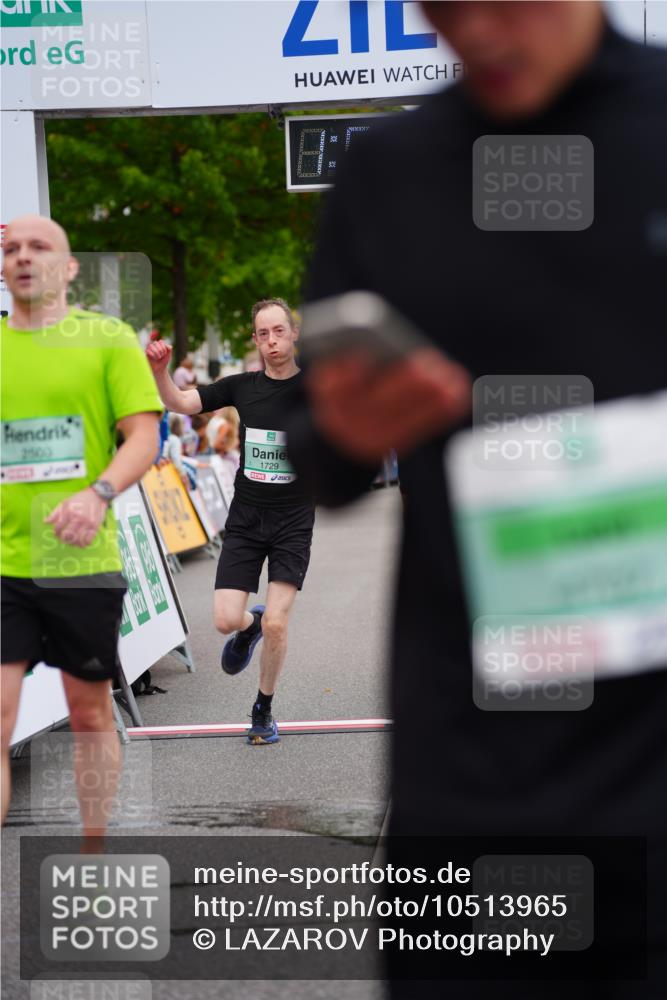 20.09.2026 - PSD Bank Halbmarathon LAZAROV Photography http://msf.ph/oto/10513965 20.09.2026 11:51:56 Ziel 1157, 1169, 1356, 1729, 2503, 2850, 3074, 4031, 4579, 4737 meine-sportfotos.de