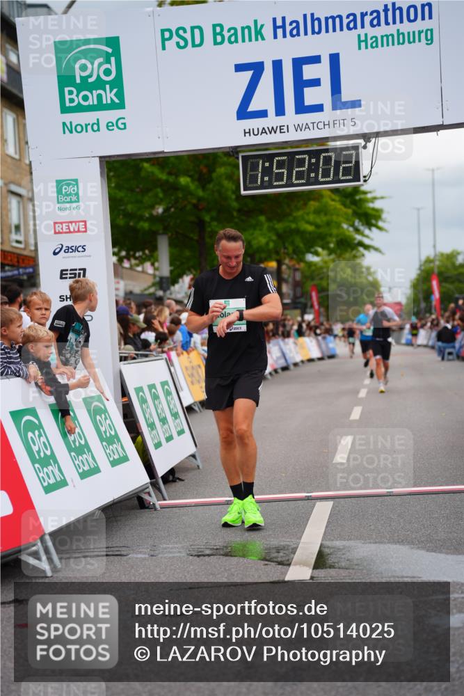 20.09.2026 - PSD Bank Halbmarathon LAZAROV Photography http://msf.ph/oto/10514025 20.09.2026 11:52:01 Ziel 1729, 2503, 2850, 3327 meine-sportfotos.de
