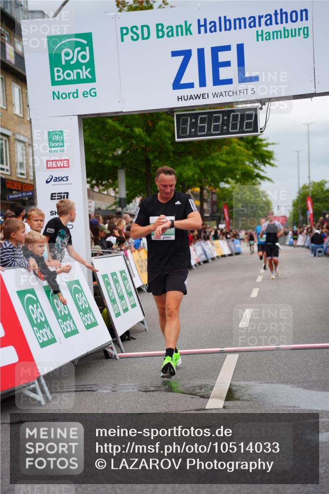 20.09.2026 - PSD Bank Halbmarathon LAZAROV Photography http://msf.ph/oto/10514033 20.09.2026 11:52:01 Ziel 1729, 2503, 2850, 3327 meine-sportfotos.de