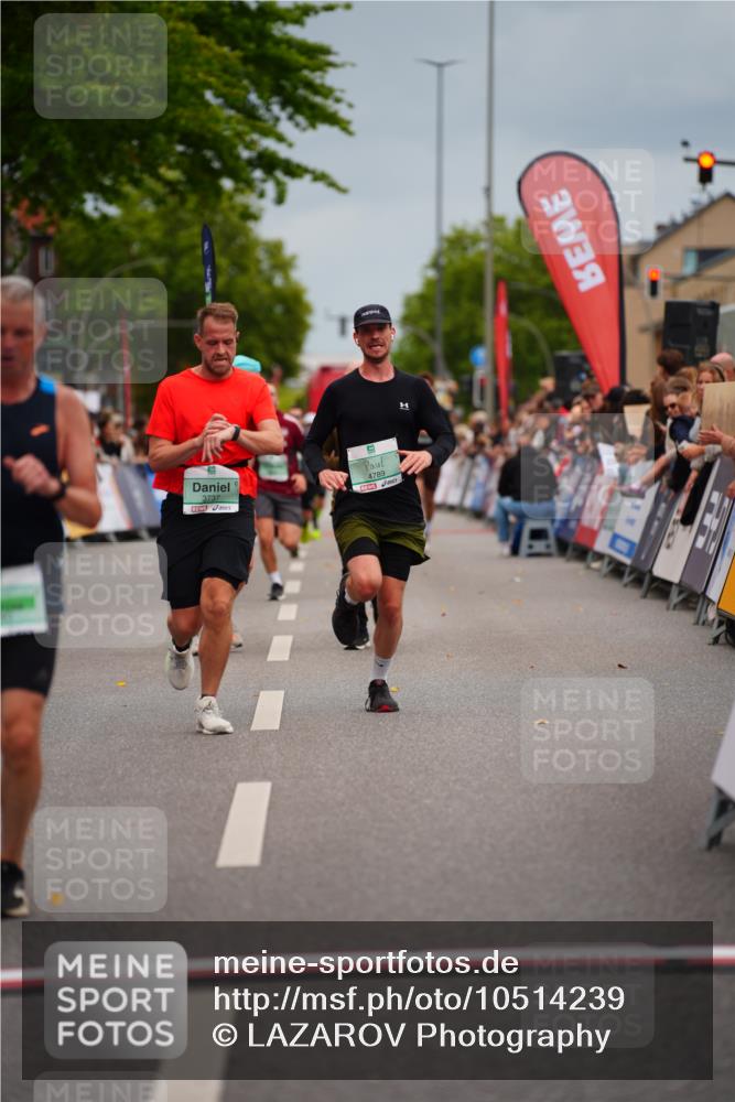 20.09.2026 - PSD Bank Halbmarathon LAZAROV Photography http://msf.ph/oto/10514239 20.09.2026 11:52:16 Ziel 3049, 3737, 4680, 4789 meine-sportfotos.de