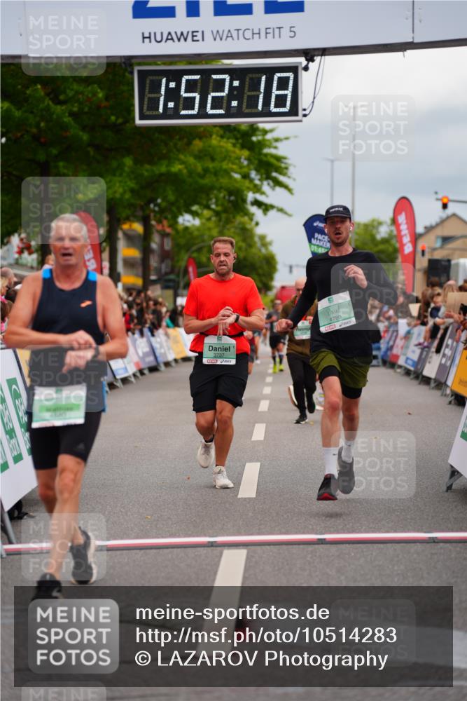 20.09.2026 - PSD Bank Halbmarathon LAZAROV Photography http://msf.ph/oto/10514283 20.09.2026 11:52:17 Ziel 3737, 4680, 4789 meine-sportfotos.de
