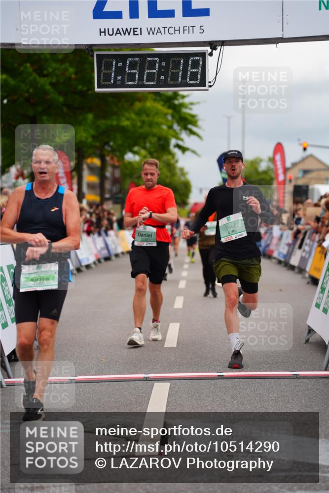 20.09.2026 - PSD Bank Halbmarathon LAZAROV Photography http://msf.ph/oto/10514290 20.09.2026 11:52:18 Ziel 3042, 3737, 4539, 4680, 4789 meine-sportfotos.de