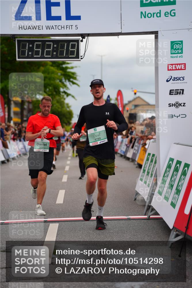 20.09.2026 - PSD Bank Halbmarathon LAZAROV Photography http://msf.ph/oto/10514298 20.09.2026 11:52:18 Ziel 3042, 3737, 4539, 4680, 4789 meine-sportfotos.de