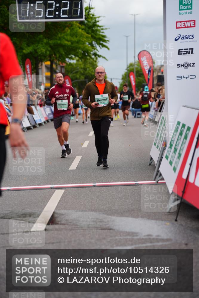 20.09.2026 - PSD Bank Halbmarathon LAZAROV Photography http://msf.ph/oto/10514326 20.09.2026 11:52:21 Ziel 3042, 3737, 4539, 4680, 4789 meine-sportfotos.de