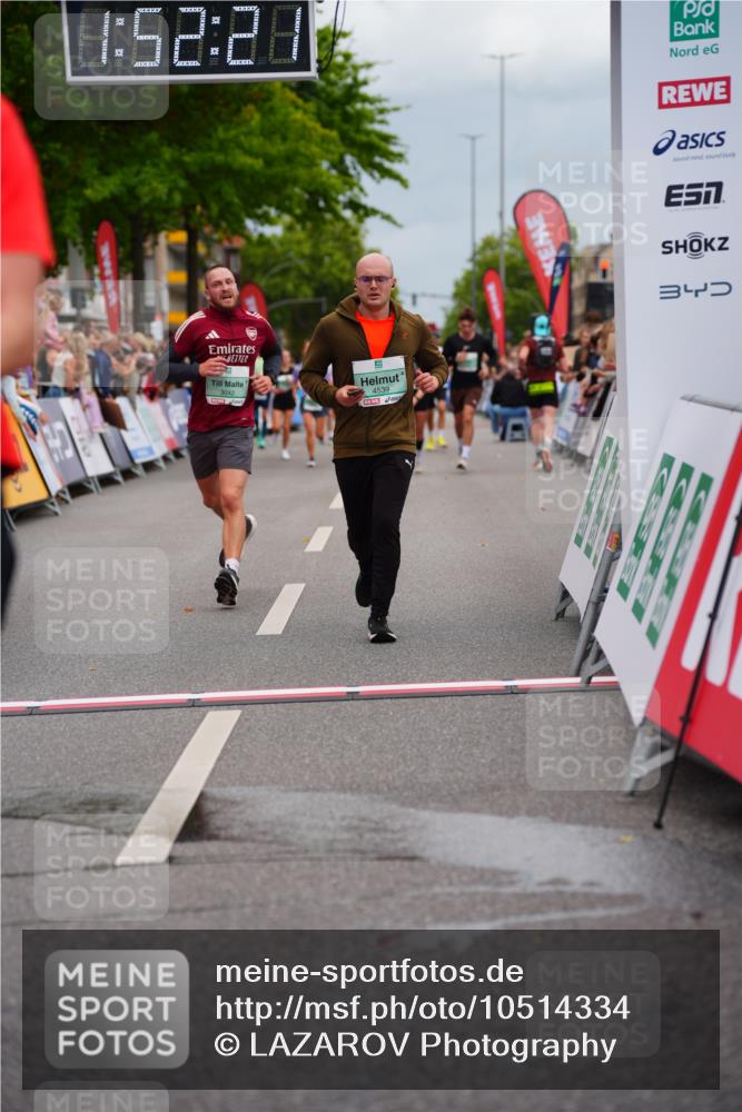 20.09.2026 - PSD Bank Halbmarathon LAZAROV Photography http://msf.ph/oto/10514334 20.09.2026 11:52:21 Ziel 3042, 3737, 4539, 4680, 4789 meine-sportfotos.de