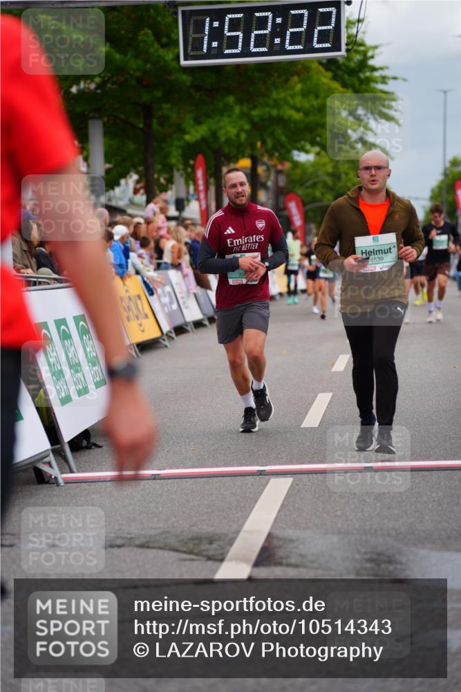 20.09.2026 - PSD Bank Halbmarathon LAZAROV Photography http://msf.ph/oto/10514343 20.09.2026 11:52:21 Ziel 3042, 3737, 4539, 4680, 4789 meine-sportfotos.de