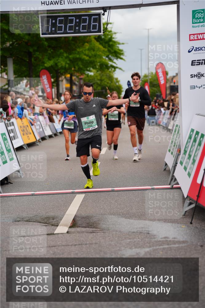20.09.2026 - PSD Bank Halbmarathon LAZAROV Photography http://msf.ph/oto/10514421 20.09.2026 11:52:26 Ziel 1152, 3042, 3047, 3512, 3664, 3737, 4539, 4609, 4789 meine-sportfotos.de