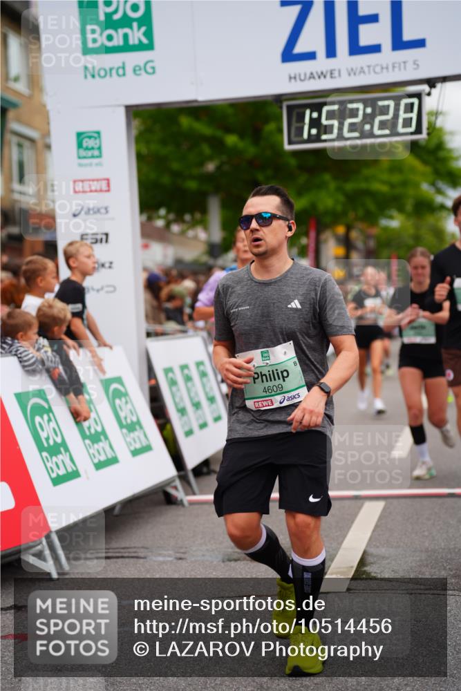 20.09.2026 - PSD Bank Halbmarathon LAZAROV Photography http://msf.ph/oto/10514456 20.09.2026 11:52:27 Ziel 1152, 3042, 3047, 3512, 3664, 3737, 4539, 4609, 4714 meine-sportfotos.de