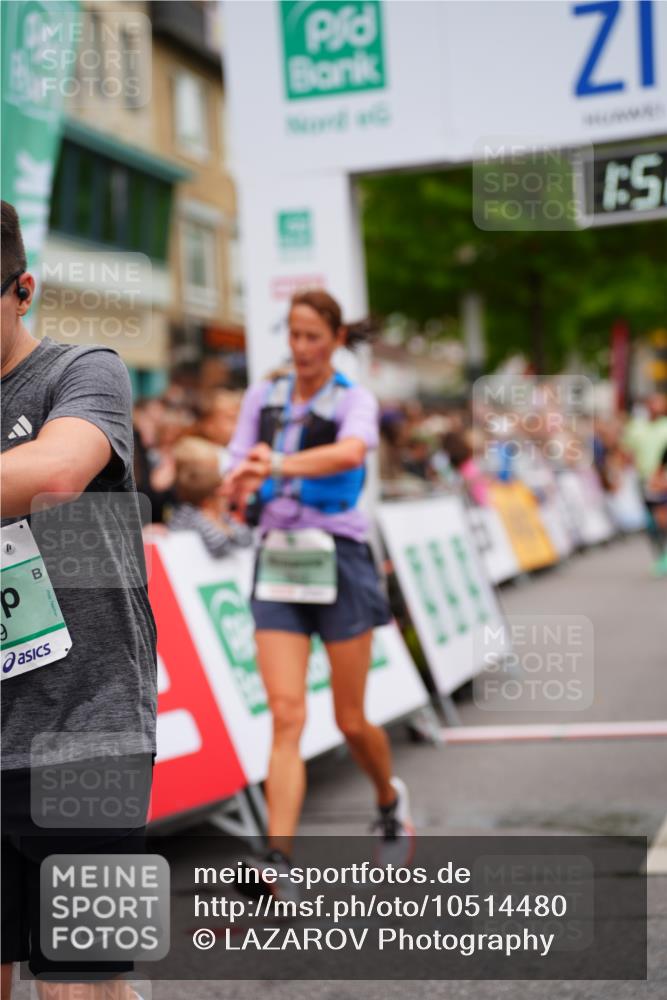 20.09.2026 - PSD Bank Halbmarathon LAZAROV Photography http://msf.ph/oto/10514480 20.09.2026 11:52:28 Ziel 1152, 1196, 3042, 3047, 3512, 3664, 4539, 4609, 4714 meine-sportfotos.de