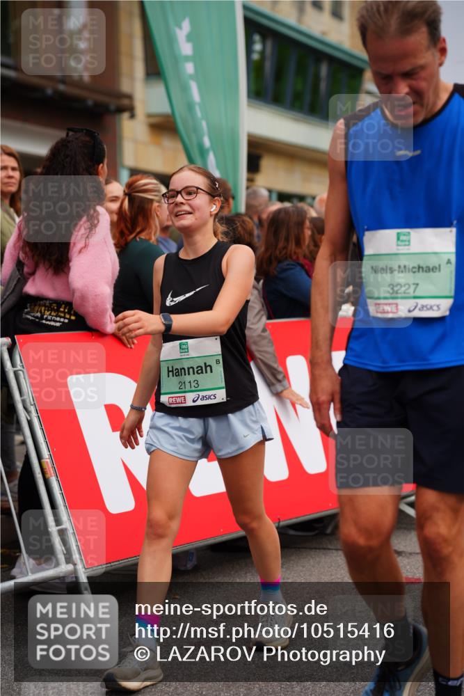 20.09.2026 - PSD Bank Halbmarathon LAZAROV Photography http://msf.ph/oto/10515416 20.09.2026 11:52:48 Ziel 2028, 2113, 3227, 3515, 4230 meine-sportfotos.de