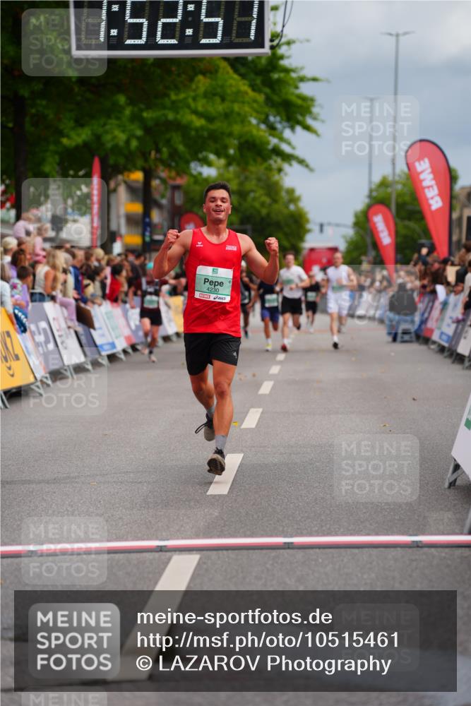 20.09.2026 - PSD Bank Halbmarathon LAZAROV Photography http://msf.ph/oto/10515461 20.09.2026 11:52:51 Ziel 2028, 2113, 3227, 4230 meine-sportfotos.de