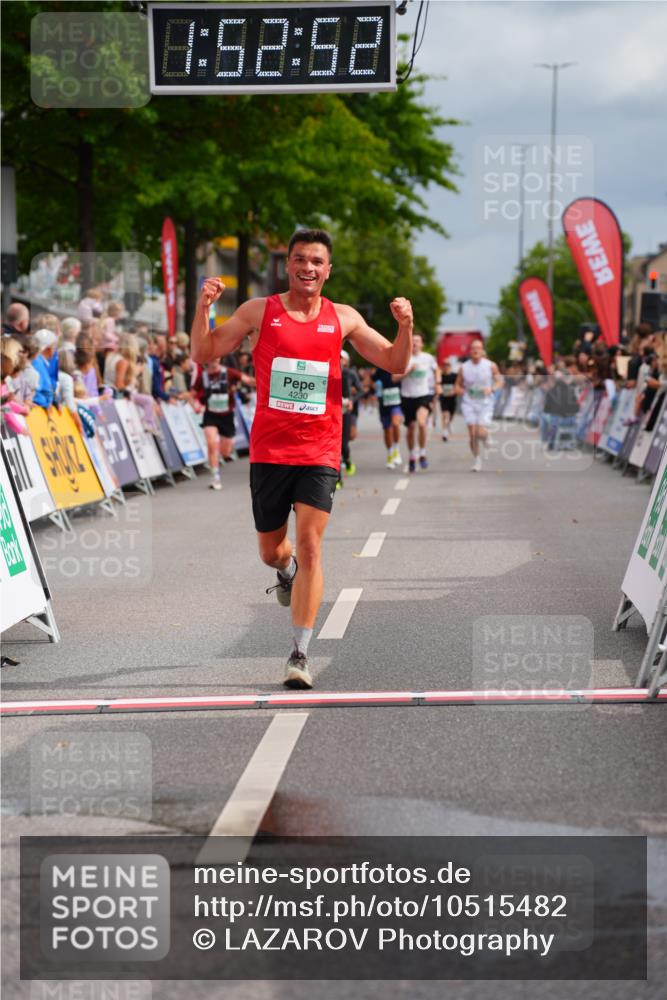 20.09.2026 - PSD Bank Halbmarathon LAZAROV Photography http://msf.ph/oto/10515482 20.09.2026 11:52:51 Ziel 2028, 2113, 3227, 4230 meine-sportfotos.de