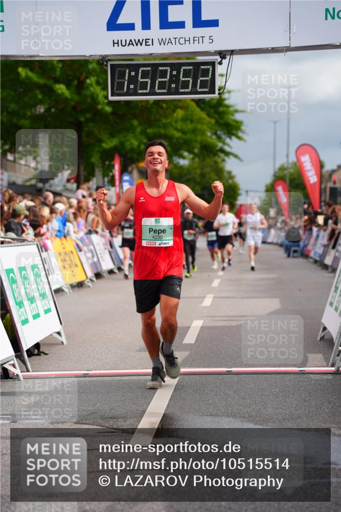 20.09.2026 - PSD Bank Halbmarathon LAZAROV Photography http://msf.ph/oto/10515514 20.09.2026 11:52:52 Ziel 2113, 3227, 4230, 4451 meine-sportfotos.de