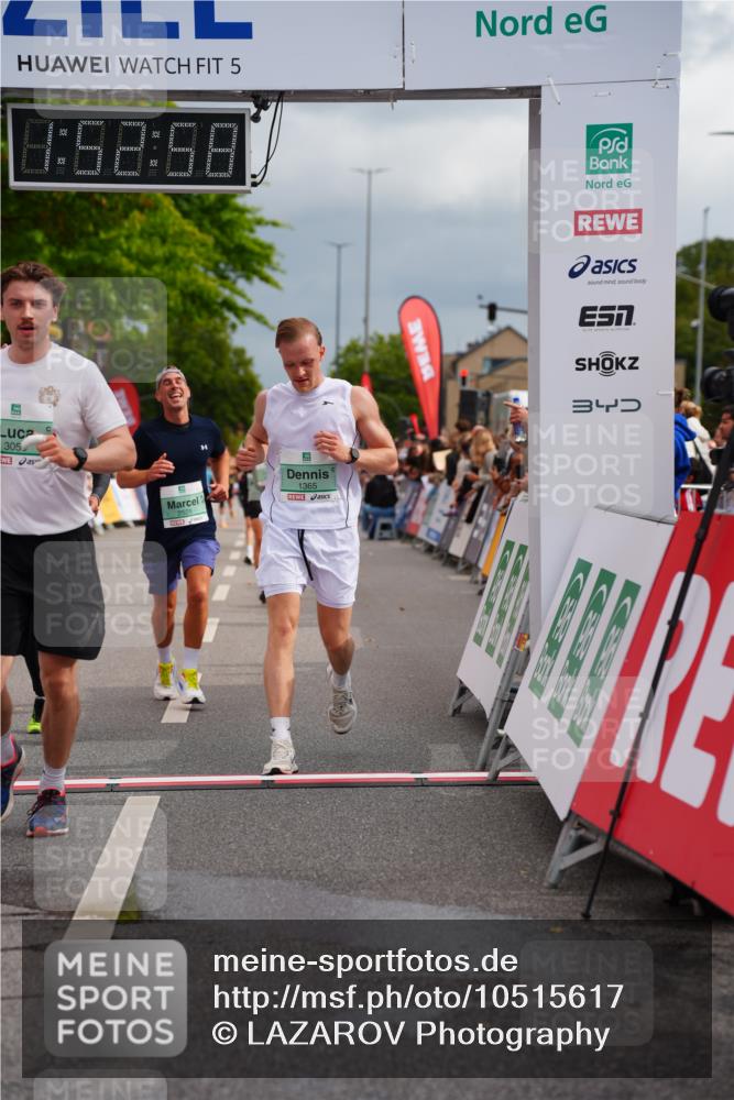 20.09.2026 - PSD Bank Halbmarathon LAZAROV Photography http://msf.ph/oto/10515617 20.09.2026 11:52:57 Ziel 1365, 2528, 3018, 3050, 4020, 4230, 4451, 4757 meine-sportfotos.de