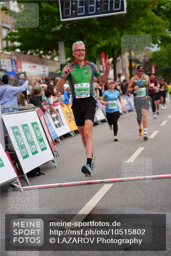 20.09.2026 - PSD Bank Halbmarathon LAZAROV Photography http://msf.ph/oto/10515802 20.09.2026 11:53:10 Ziel 2870, 3041, 3371, 3505, 4624 meine-sportfotos.de