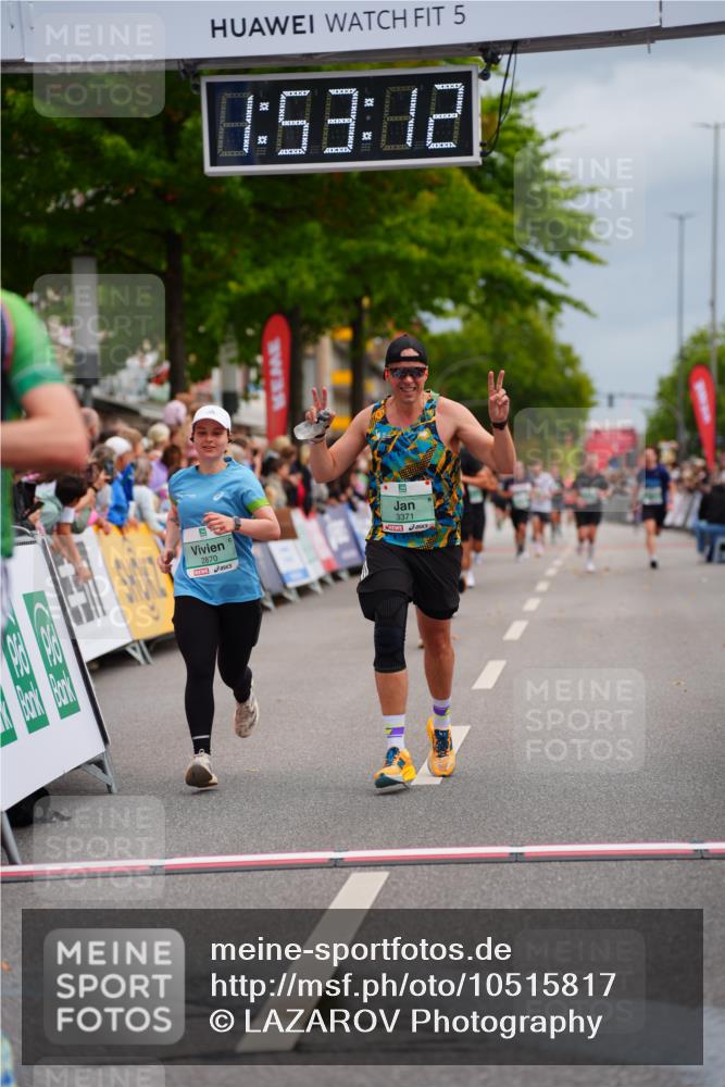 20.09.2026 - PSD Bank Halbmarathon LAZAROV Photography http://msf.ph/oto/10515817 20.09.2026 11:53:11 Ziel 1666, 2870, 3041, 3371, 3505, 4624 meine-sportfotos.de