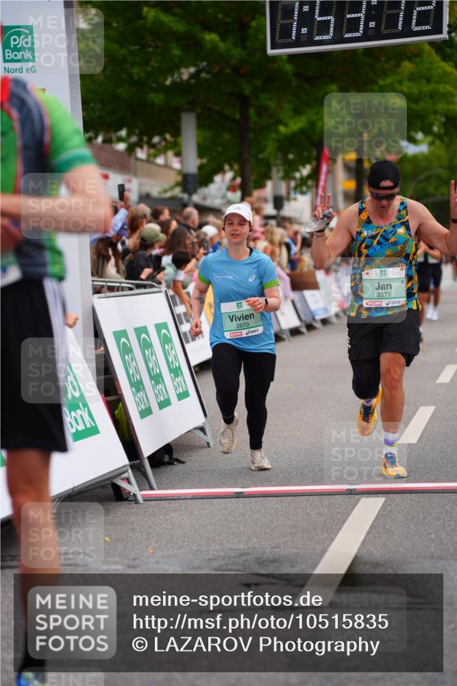 20.09.2026 - PSD Bank Halbmarathon LAZAROV Photography http://msf.ph/oto/10515835 20.09.2026 11:53:12 Ziel 1666, 2286, 2870, 3041, 3371, 3505, 4624 meine-sportfotos.de