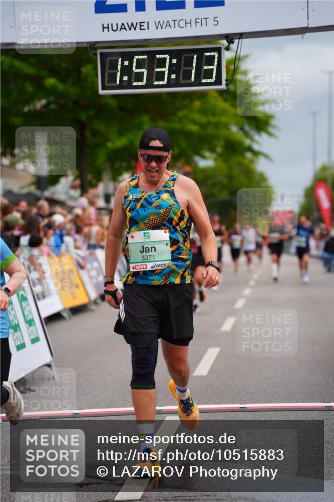 20.09.2026 - PSD Bank Halbmarathon LAZAROV Photography http://msf.ph/oto/10515883 20.09.2026 11:53:13 Ziel 1666, 2286, 2870, 3041, 3371, 4624 meine-sportfotos.de