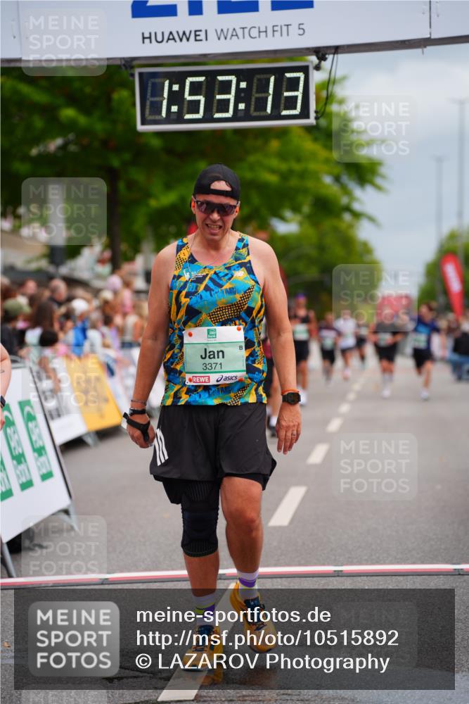 20.09.2026 - PSD Bank Halbmarathon LAZAROV Photography http://msf.ph/oto/10515892 20.09.2026 11:53:13 Ziel 1666, 2286, 2870, 3041, 3371, 4624 meine-sportfotos.de