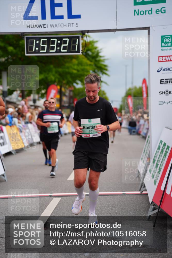 20.09.2026 - PSD Bank Halbmarathon LAZAROV Photography http://msf.ph/oto/10516058 20.09.2026 11:53:21 Ziel 1012, 1046, 1666, 1701, 2106, 2286, 2650, 4386, 4507 meine-sportfotos.de