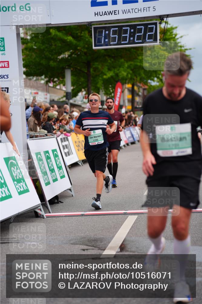 20.09.2026 - PSD Bank Halbmarathon LAZAROV Photography http://msf.ph/oto/10516071 20.09.2026 11:53:21 Ziel 1012, 1046, 1666, 1701, 2106, 2286, 2650, 4386, 4507 meine-sportfotos.de