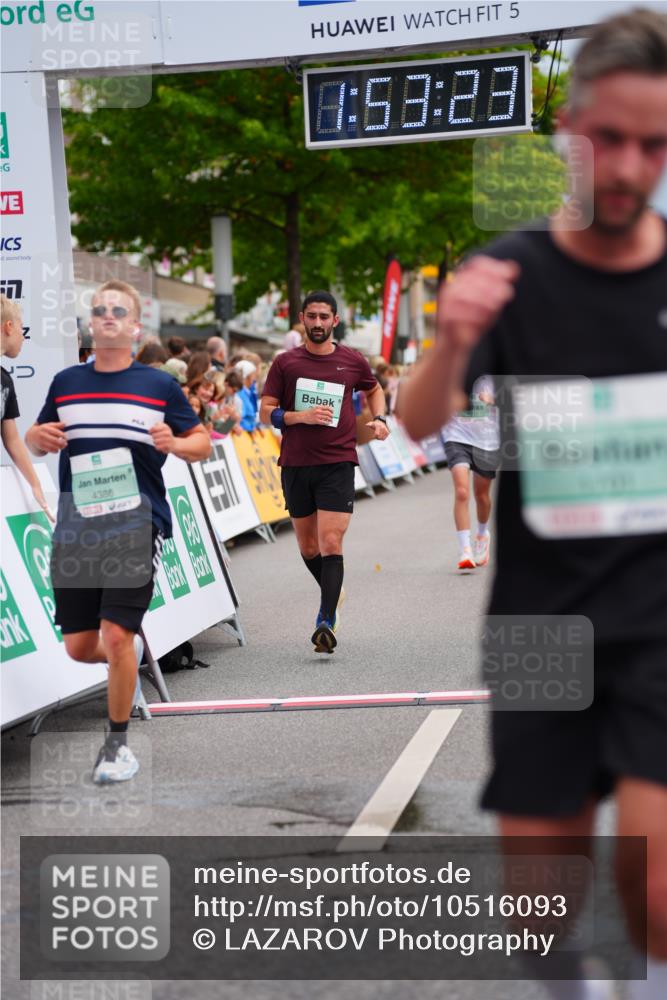 20.09.2026 - PSD Bank Halbmarathon LAZAROV Photography http://msf.ph/oto/10516093 20.09.2026 11:53:22 Ziel 1012, 1046, 1666, 1701, 2106, 2286, 2650, 4386, 4507 meine-sportfotos.de