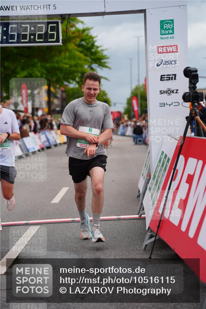 20.09.2026 - PSD Bank Halbmarathon LAZAROV Photography http://msf.ph/oto/10516115 20.09.2026 11:53:25 Ziel 1012, 1046, 1701, 2106, 2270, 2650, 3154, 4386, 4507 meine-sportfotos.de