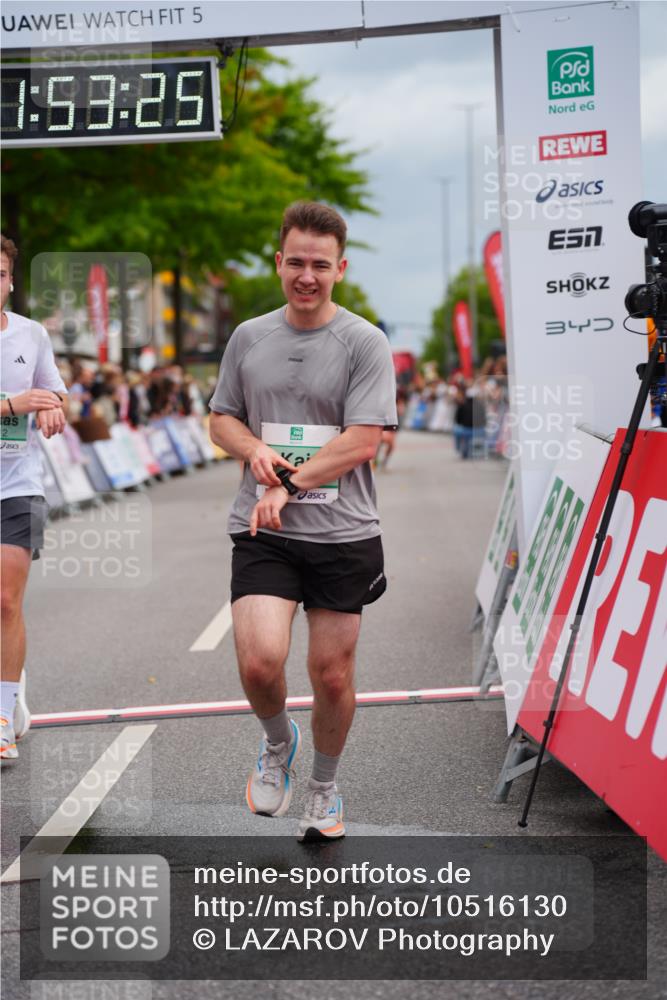 20.09.2026 - PSD Bank Halbmarathon LAZAROV Photography http://msf.ph/oto/10516130 20.09.2026 11:53:25 Ziel 1012, 1046, 1701, 2106, 2270, 2650, 3154, 4386, 4507 meine-sportfotos.de