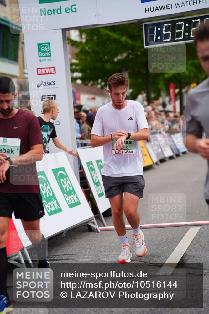 20.09.2026 - PSD Bank Halbmarathon LAZAROV Photography http://msf.ph/oto/10516144 20.09.2026 11:53:26 Ziel 1012, 1046, 1701, 2106, 2270, 2650, 3154, 4386, 4507 meine-sportfotos.de