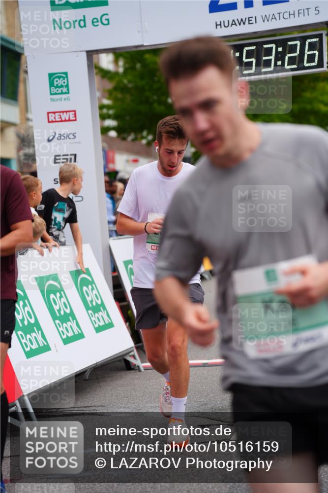 20.09.2026 - PSD Bank Halbmarathon LAZAROV Photography http://msf.ph/oto/10516159 20.09.2026 11:53:26 Ziel 1012, 1046, 1701, 2106, 2270, 2650, 3154, 4386, 4507 meine-sportfotos.de