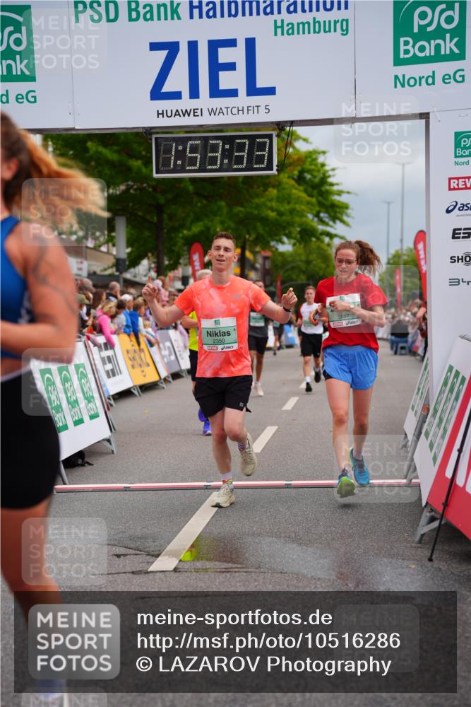 20.09.2026 - PSD Bank Halbmarathon LAZAROV Photography http://msf.ph/oto/10516286 20.09.2026 11:53:33 Ziel 1012, 1528, 2270, 2350, 3154, 3376, 3678, 3702, 3867, 4025 meine-sportfotos.de
