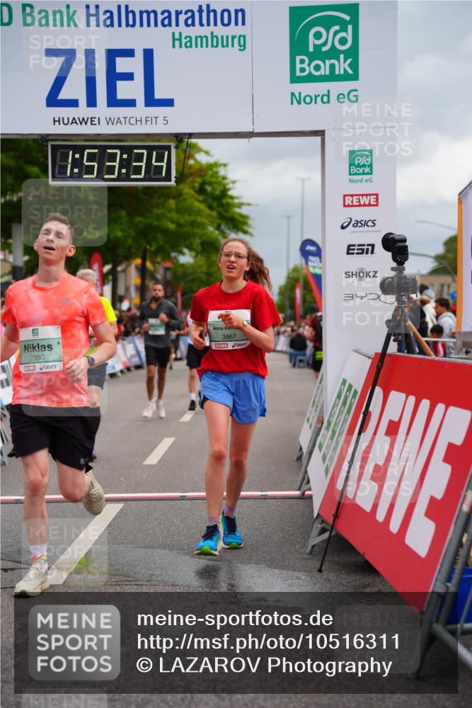 20.09.2026 - PSD Bank Halbmarathon LAZAROV Photography http://msf.ph/oto/10516311 20.09.2026 11:53:33 Ziel 1012, 1528, 2270, 2350, 3154, 3376, 3678, 3702, 3867, 4025 meine-sportfotos.de