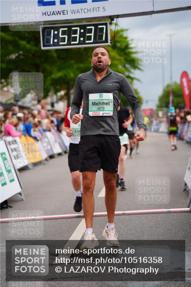 20.09.2026 - PSD Bank Halbmarathon LAZAROV Photography http://msf.ph/oto/10516358 20.09.2026 11:53:37 Ziel 1528, 1961, 2270, 2350, 2611, 3376, 3678, 3702, 3867, 4025 meine-sportfotos.de