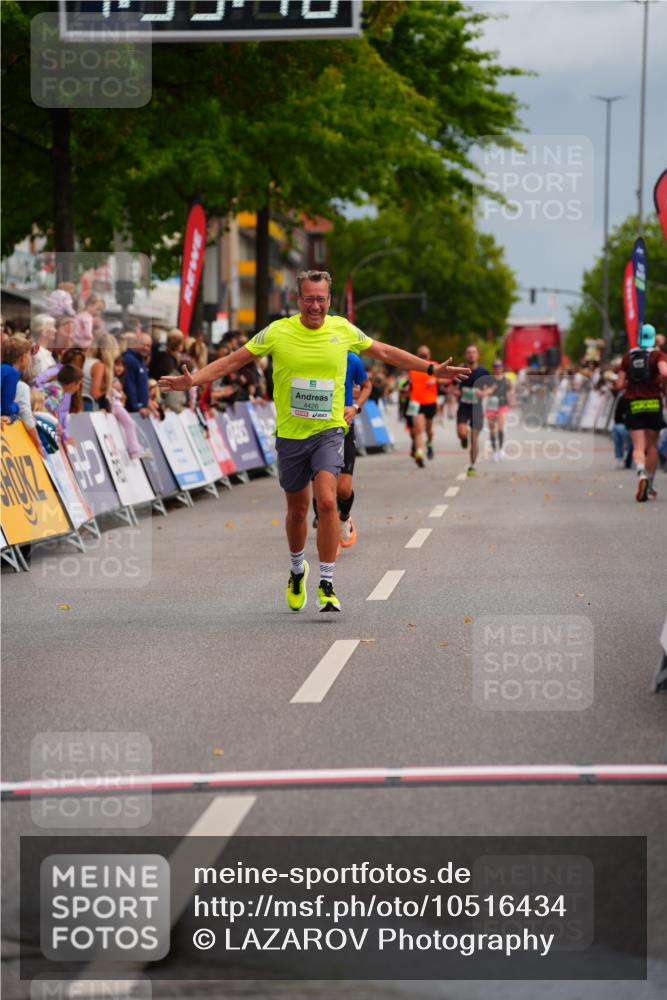 20.09.2026 - PSD Bank Halbmarathon LAZAROV Photography http://msf.ph/oto/10516434 20.09.2026 11:53:45 Ziel 1462, 1961, 2611, 3702, 4021, 4426, 4770 meine-sportfotos.de