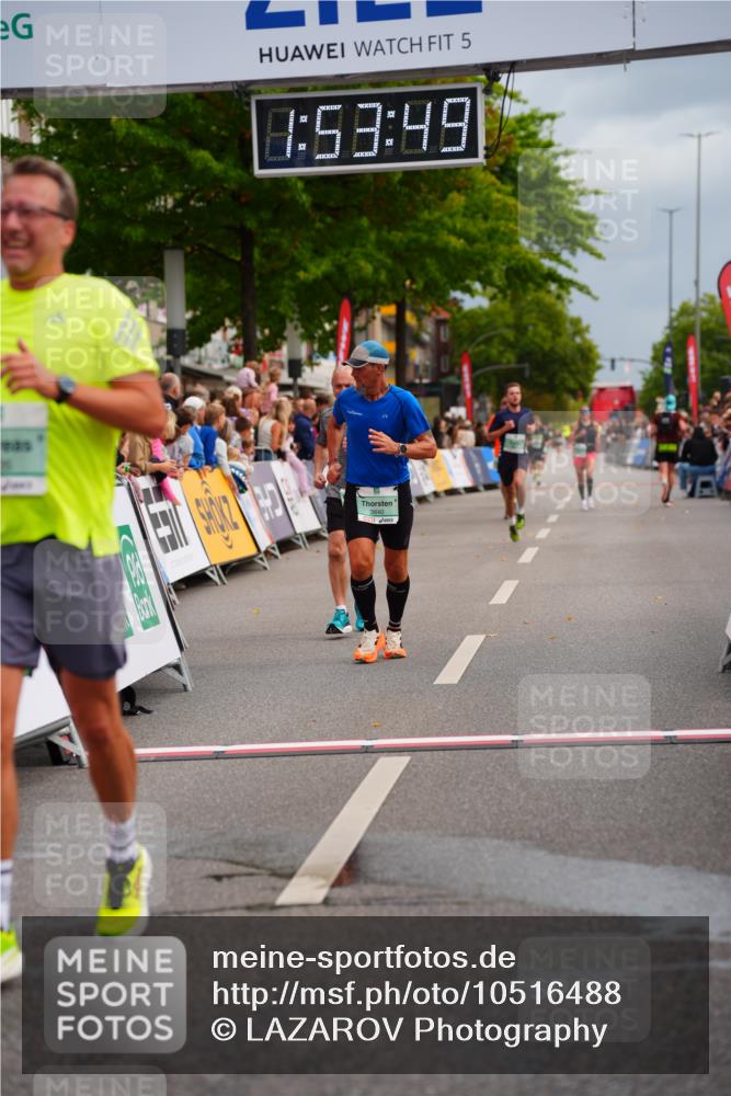 20.09.2026 - PSD Bank Halbmarathon LAZAROV Photography http://msf.ph/oto/10516488 20.09.2026 11:53:48 Ziel 1346, 1462, 1961, 3840, 4021, 4426, 4770 meine-sportfotos.de