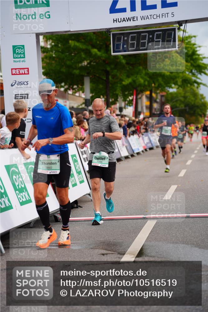 20.09.2026 - PSD Bank Halbmarathon LAZAROV Photography http://msf.ph/oto/10516519 20.09.2026 11:53:51 Ziel 1346, 2879, 3840, 4021, 4426 meine-sportfotos.de