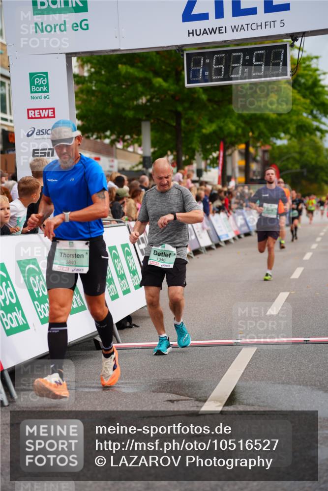 20.09.2026 - PSD Bank Halbmarathon LAZAROV Photography http://msf.ph/oto/10516527 20.09.2026 11:53:51 Ziel 1346, 2879, 3840, 4021, 4426 meine-sportfotos.de