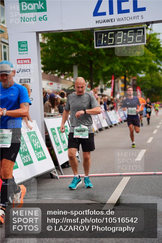 20.09.2026 - PSD Bank Halbmarathon LAZAROV Photography http://msf.ph/oto/10516542 20.09.2026 11:53:51 Ziel 1346, 2879, 3840, 4021, 4426 meine-sportfotos.de