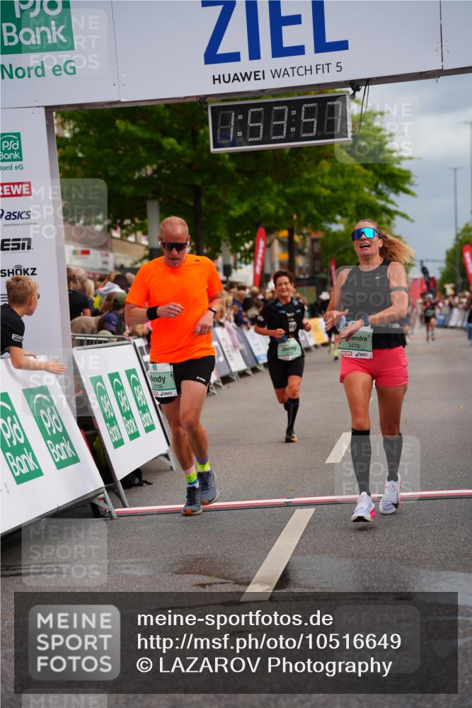 20.09.2026 - PSD Bank Halbmarathon LAZAROV Photography http://msf.ph/oto/10516649 20.09.2026 11:53:56 Ziel 1014, 1346, 2879, 3106, 3479, 3840 meine-sportfotos.de
