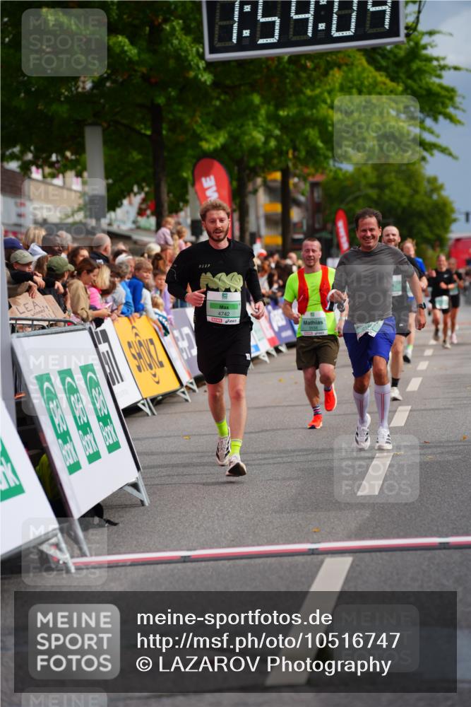 20.09.2026 - PSD Bank Halbmarathon LAZAROV Photography http://msf.ph/oto/10516747 20.09.2026 11:54:03 Ziel 1014, 2031, 2144, 3106, 3479, 3558, 4742 meine-sportfotos.de