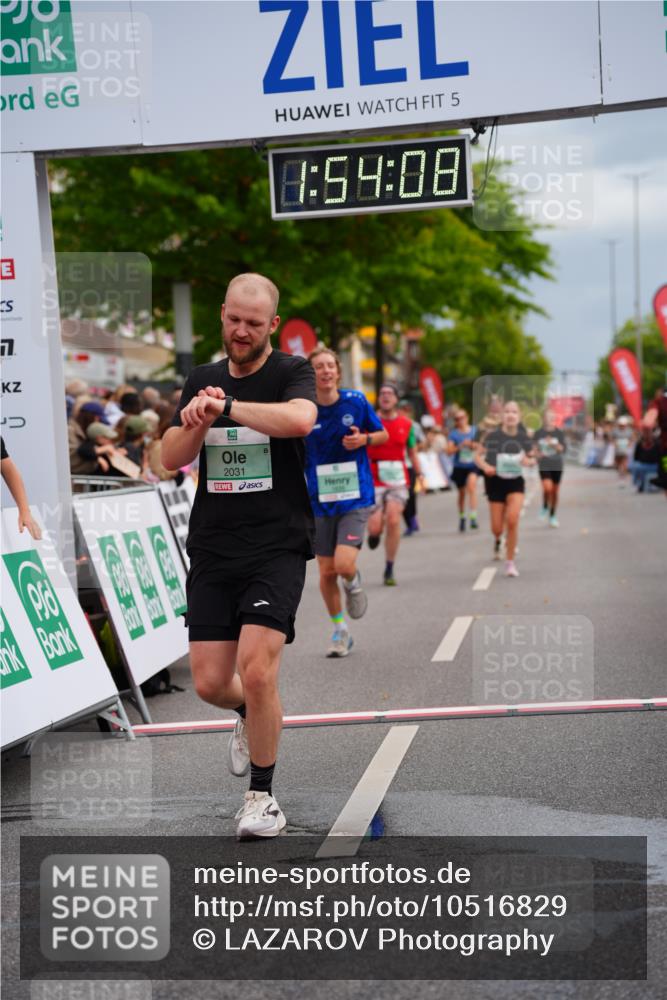 20.09.2026 - PSD Bank Halbmarathon LAZAROV Photography http://msf.ph/oto/10516829 20.09.2026 11:54:08 Ziel 1839, 2031, 2144, 3558, 4027, 4742, 4759, 4785 meine-sportfotos.de