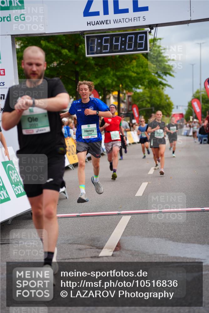 20.09.2026 - PSD Bank Halbmarathon LAZAROV Photography http://msf.ph/oto/10516836 20.09.2026 11:54:08 Ziel 1839, 2031, 2144, 3558, 4027, 4742, 4759, 4785 meine-sportfotos.de