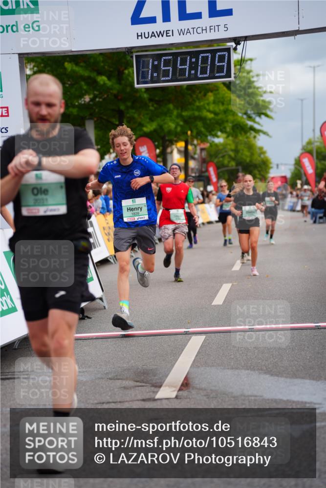 20.09.2026 - PSD Bank Halbmarathon LAZAROV Photography http://msf.ph/oto/10516843 20.09.2026 11:54:08 Ziel 1839, 2031, 2144, 3558, 4027, 4742, 4759, 4785 meine-sportfotos.de