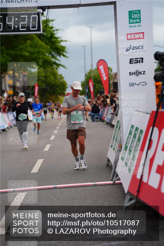 20.09.2026 - PSD Bank Halbmarathon LAZAROV Photography http://msf.ph/oto/10517087 20.09.2026 11:54:19 Ziel 1642, 2594, 2727, 2987, 3654, 4777, 4785 meine-sportfotos.de